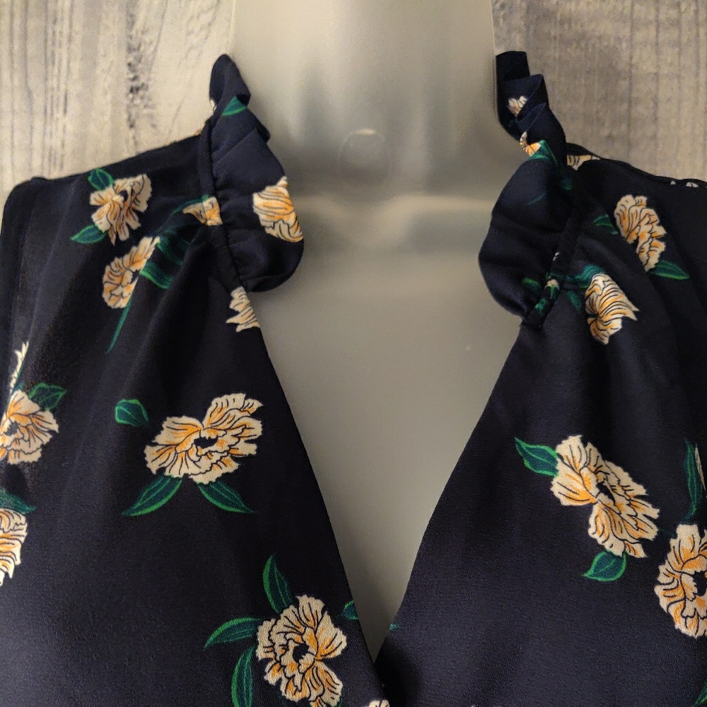 NWT Banana Republic Petite Button Up Blouse - Picture 2 of 5